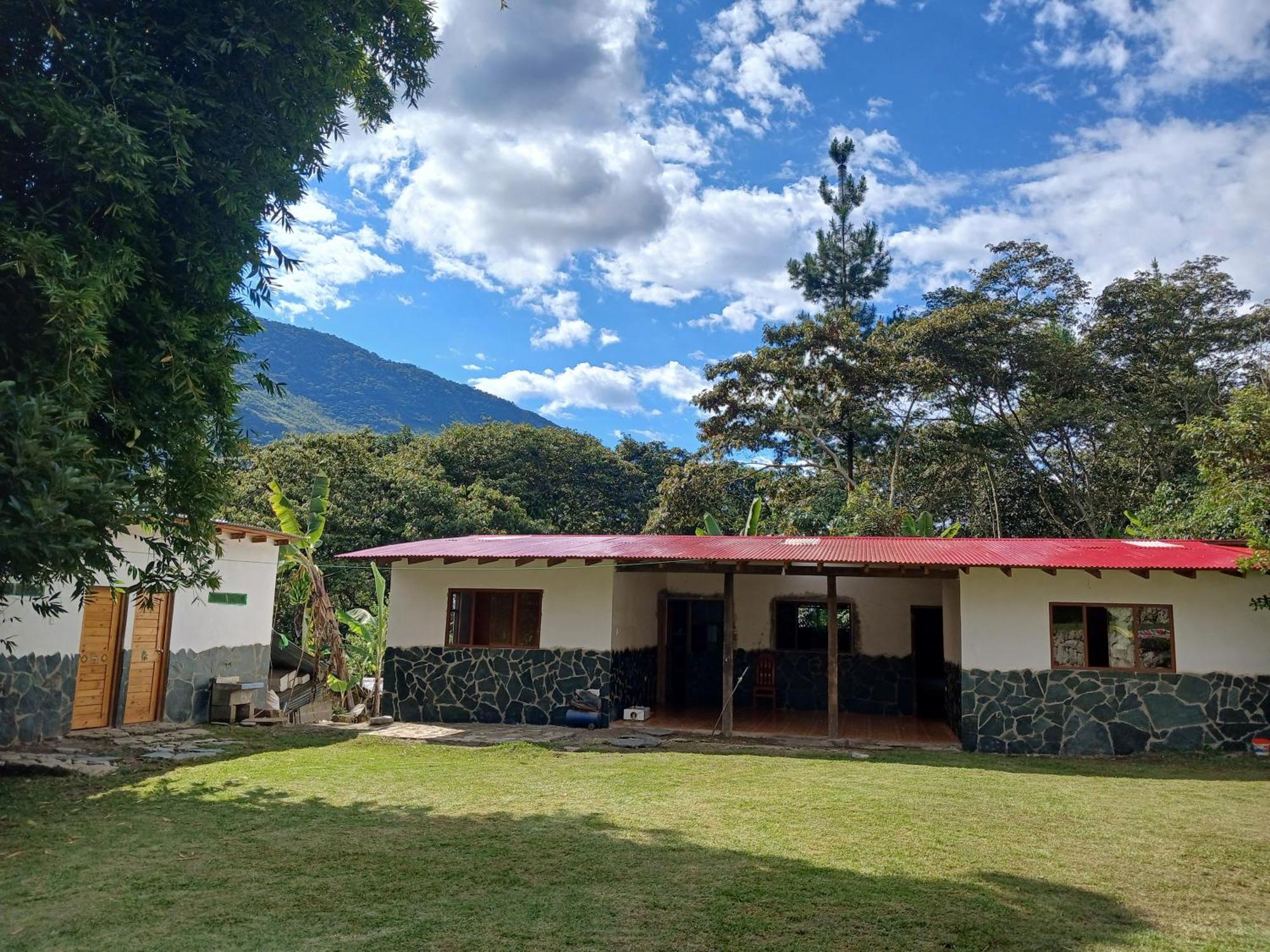 Lia B&B Lucmabamba Sahuayaco Esterno foto