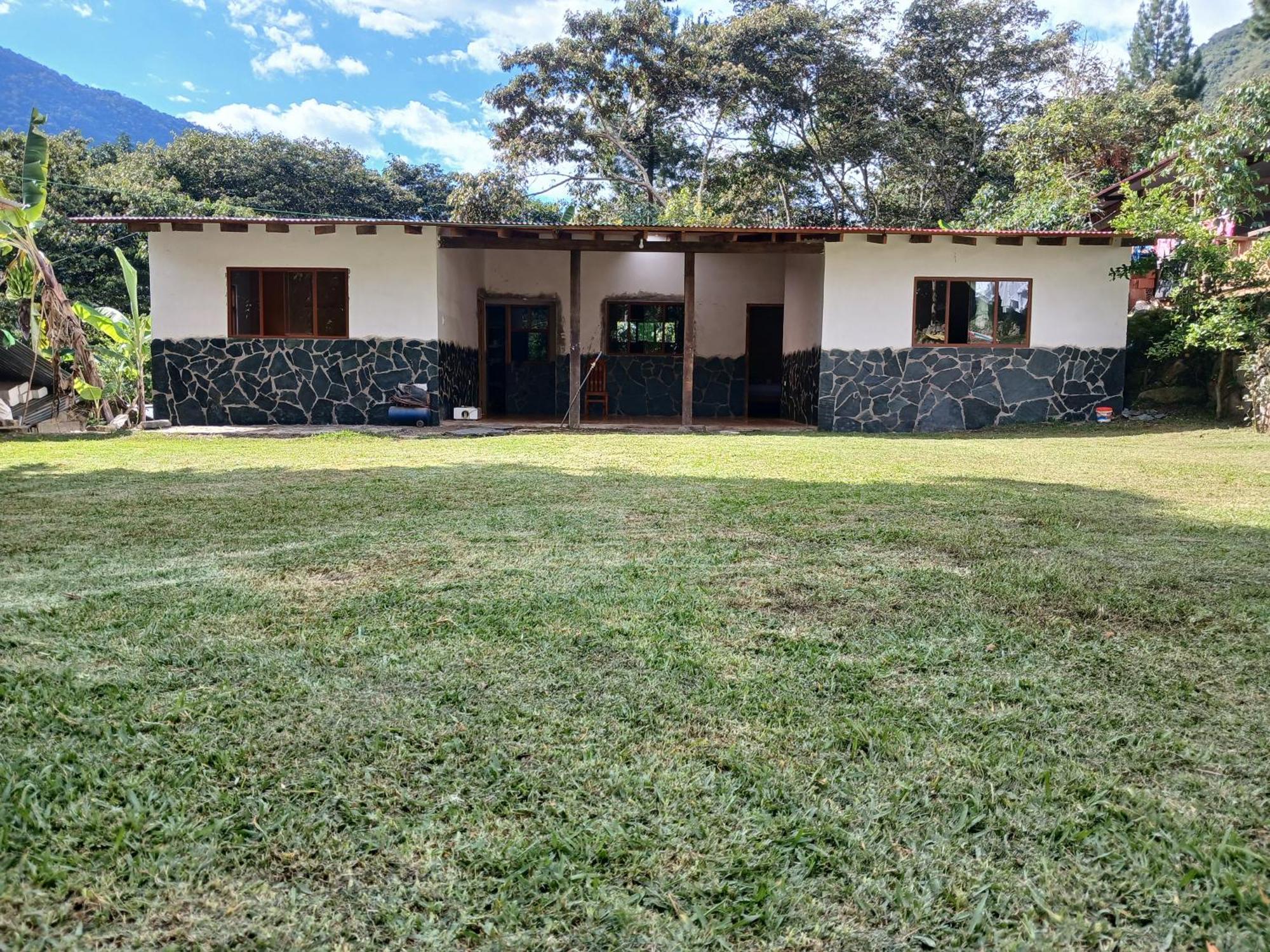 Lia B&B Lucmabamba Sahuayaco Esterno foto